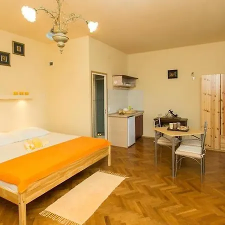 Iveta- Triple Ground Floor - Martina * دوبروفينك