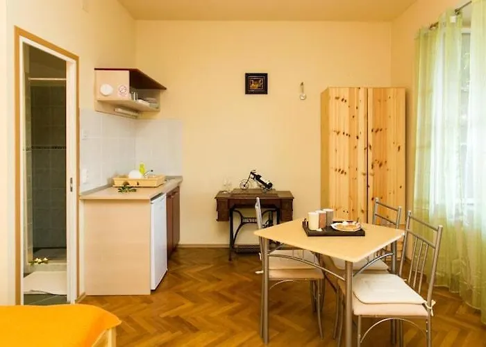 Iveta- Triple Ground Floor - Martina Apartamento