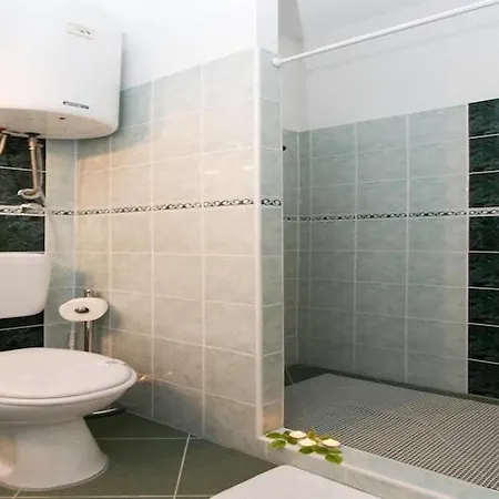 Iveta- Triple Ground Floor - Martina * Дубровник